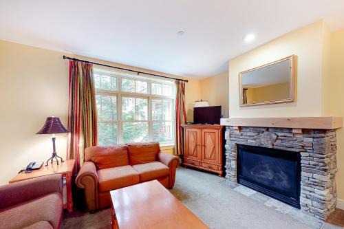 Stratton Mountain Apartment | Founders Lodge 209