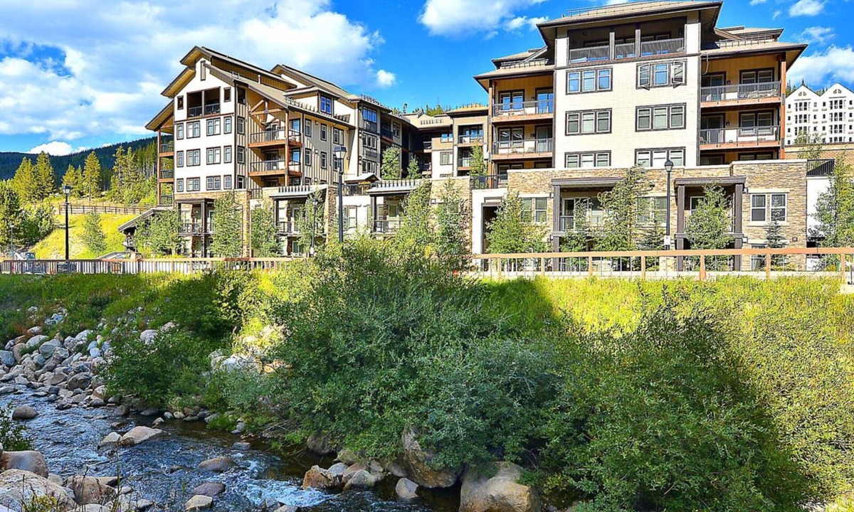 Winter Park Condo | Founders Pointe 1 bedroom Condo by RedAwning