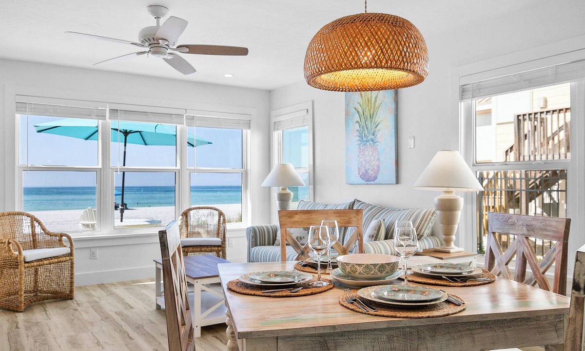 Ilexhurst House | Four Beach Lovers 2 · Gulf Front · Solar Powered · Steps to Sand