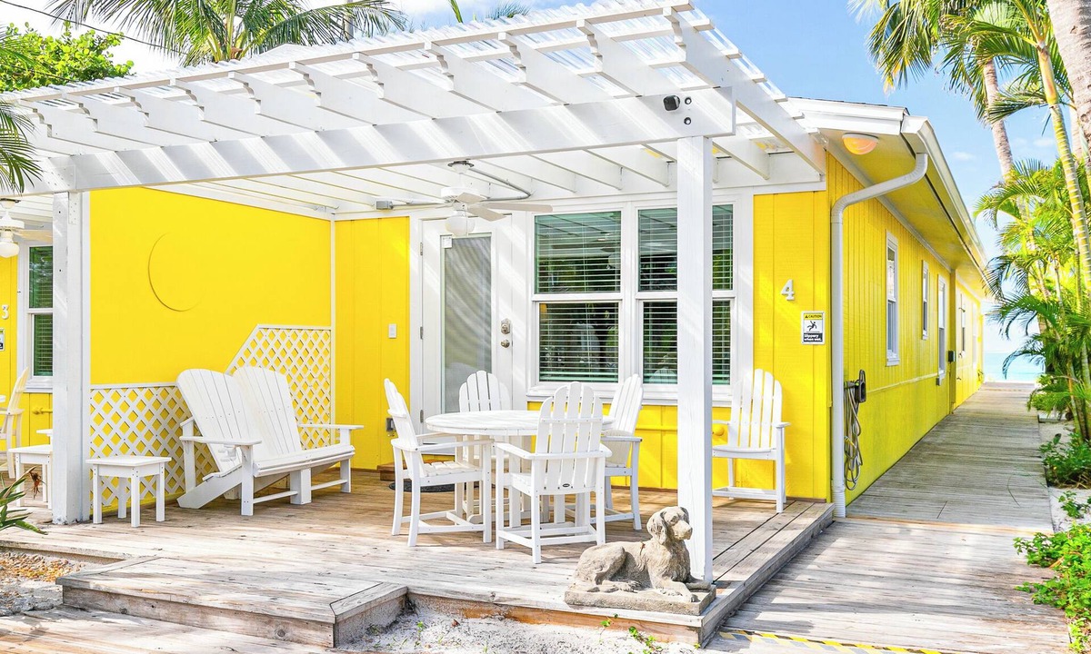 Ilexhurst House | Four Beach Lovers 4 · Full-Size Garden Unit · Solar · Gulf in 50 Steps