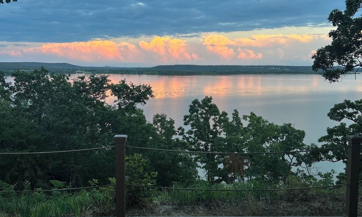 Crowder House | Four bed, three bath retreat located in Crowder, OK on beautiful Lake Eufaula