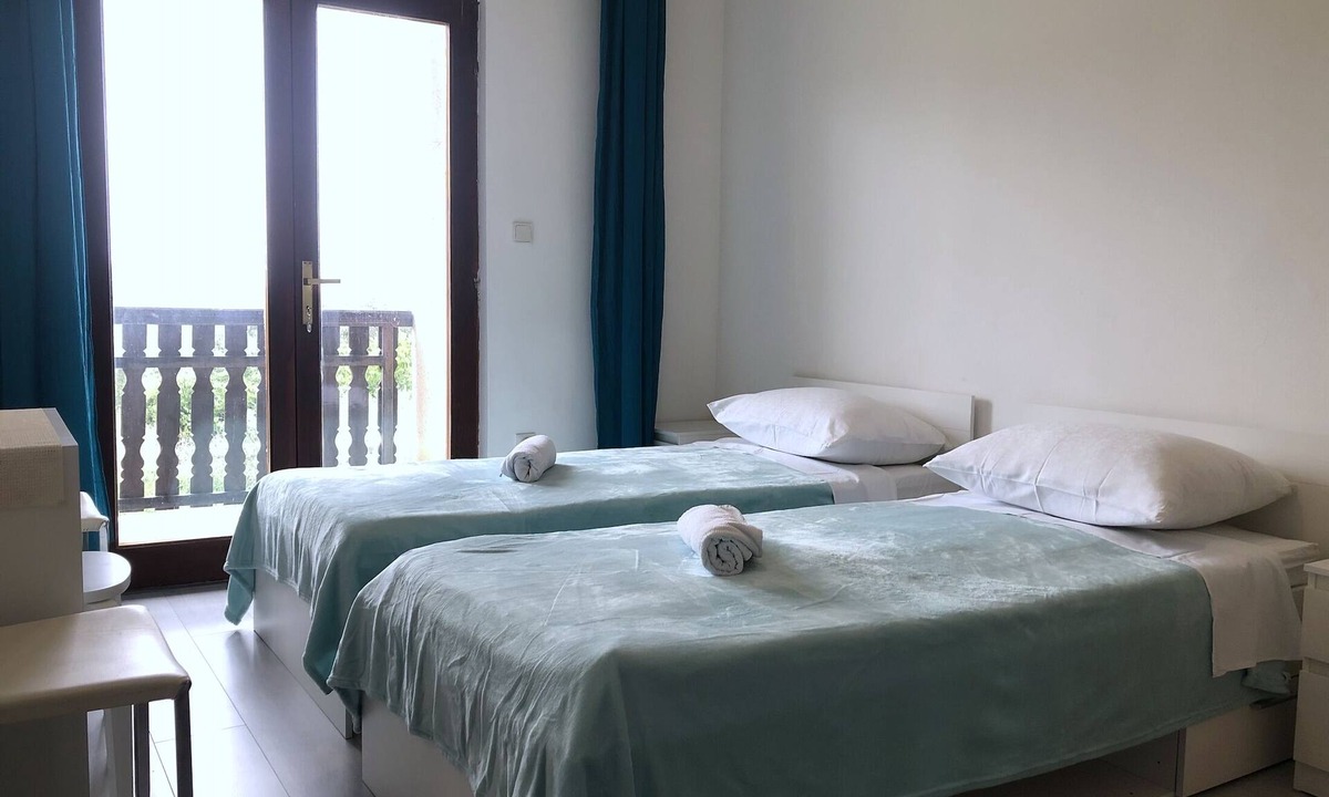 Mrljane Apartment | Four-bedroom apartment with terrace and sea view Mrljane (Pašman) (A-20850-d)