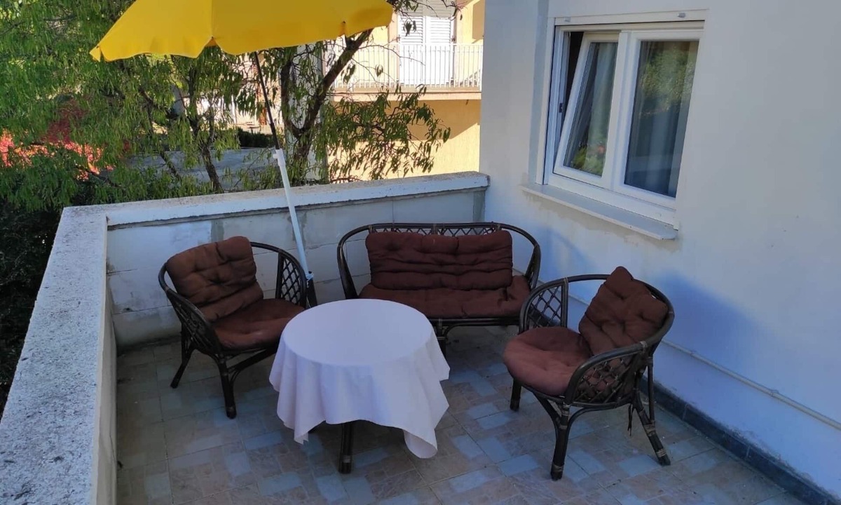 Pridraga Apartment | Four-bedroom apartment with terrace and sea view Pridraga - Cuskijaš, Novigrad (A-24025-c)