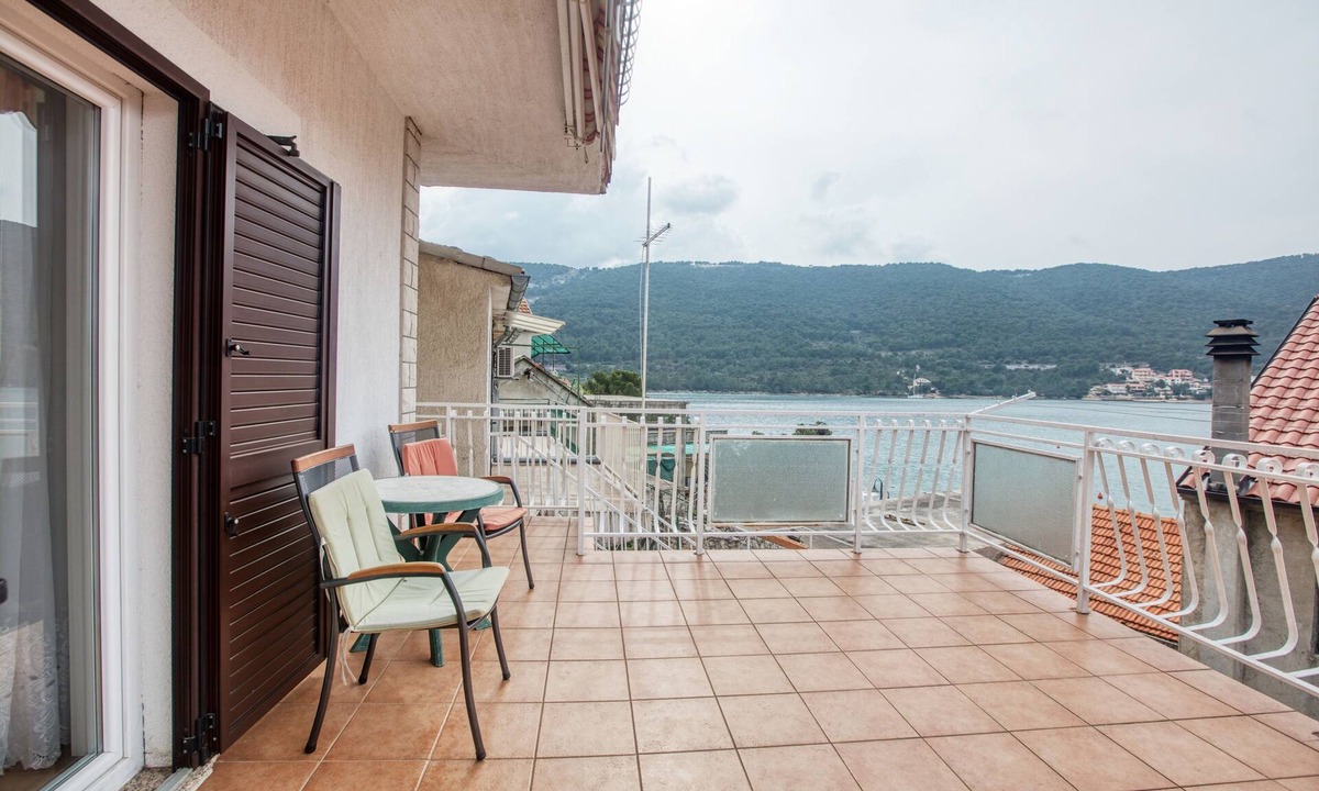 Grebastica Apartment | Four-bedroom apartment with terrace and sea view Grebaštica, Šibenik (A-482-a)
