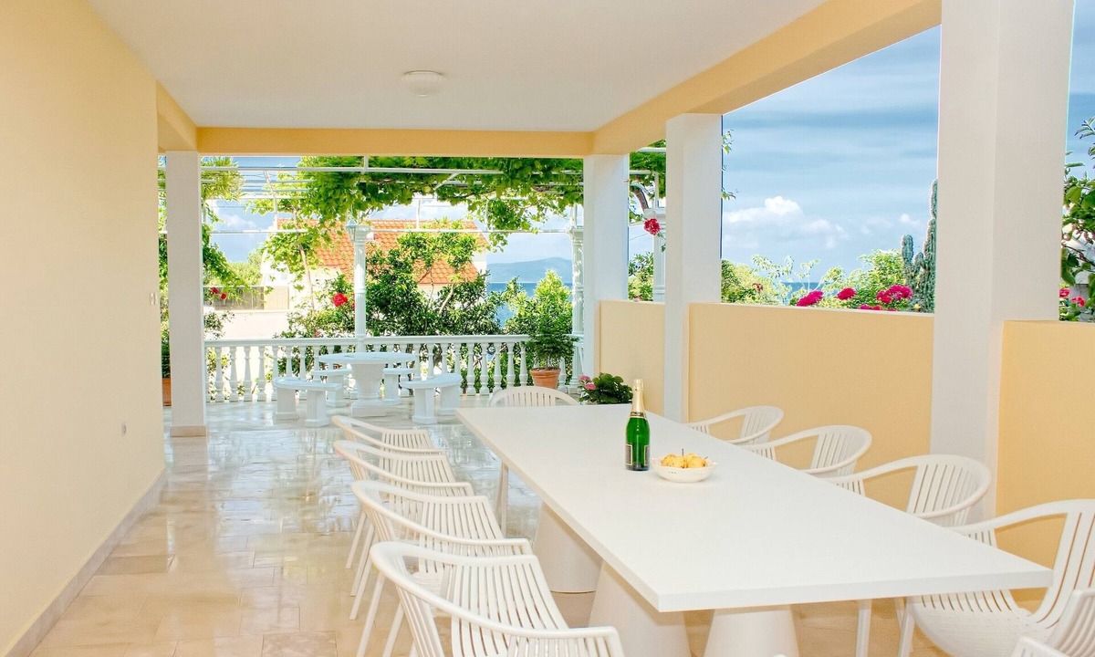 Zivogosce Apartment | Four-bedroom apartment with terrace and sea view Živogošće - Porat, Makarska (A-2733-a)