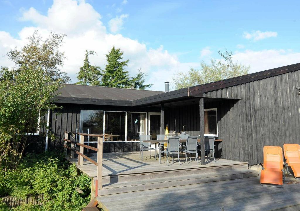 Vikær Strand House | Four-Bedroom Holiday home in Haderslev 5