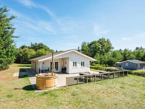 Glesborg House | Four-Bedroom Holiday home in Glesborg 12