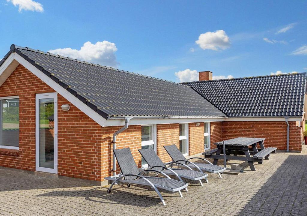 Vinderup House | Four-Bedroom Holiday home in Vinderup 3