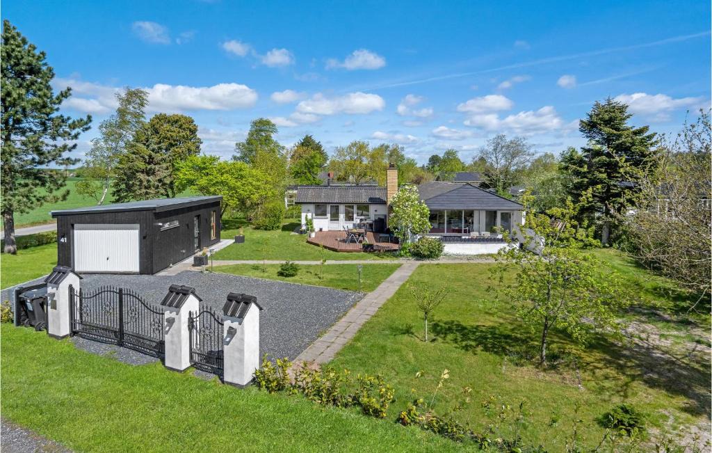 Saksild Strand House | Four-Bedroom Holiday Home In Odder