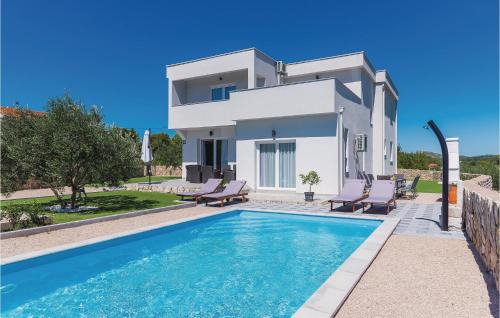 Zaton House | Four-Bedroom Holiday Home In Zaton