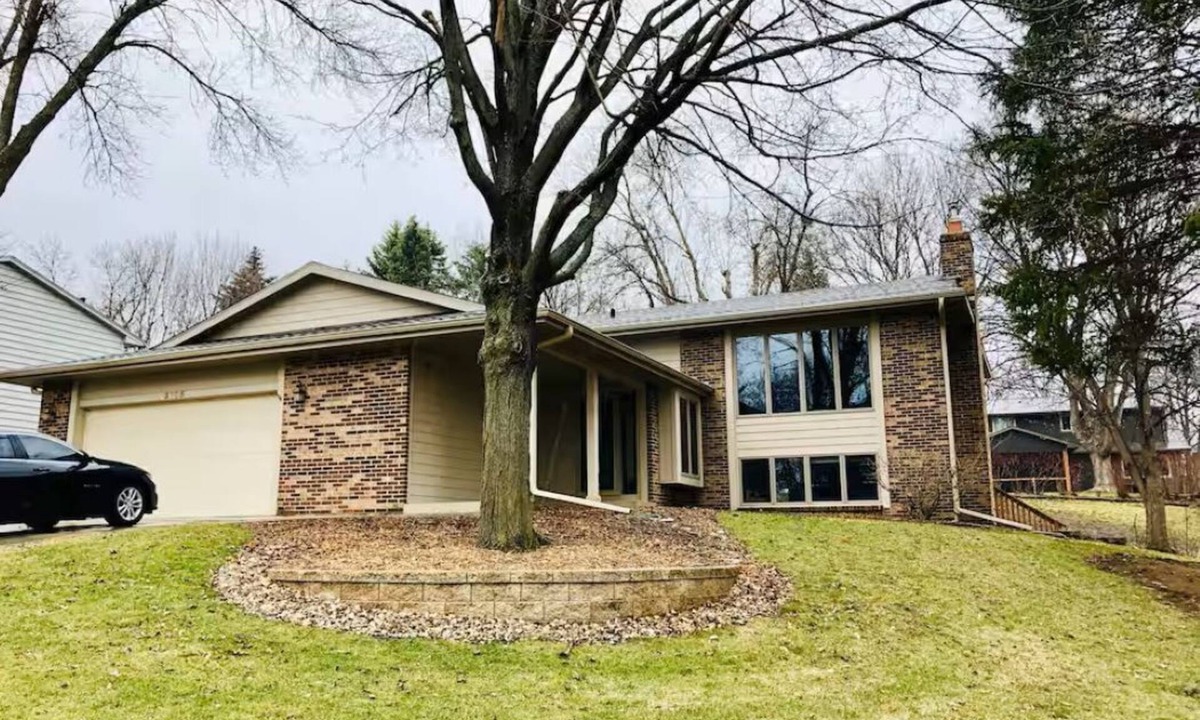 Sioux Falls House | Four Bedroom Home with Great Surroundings
