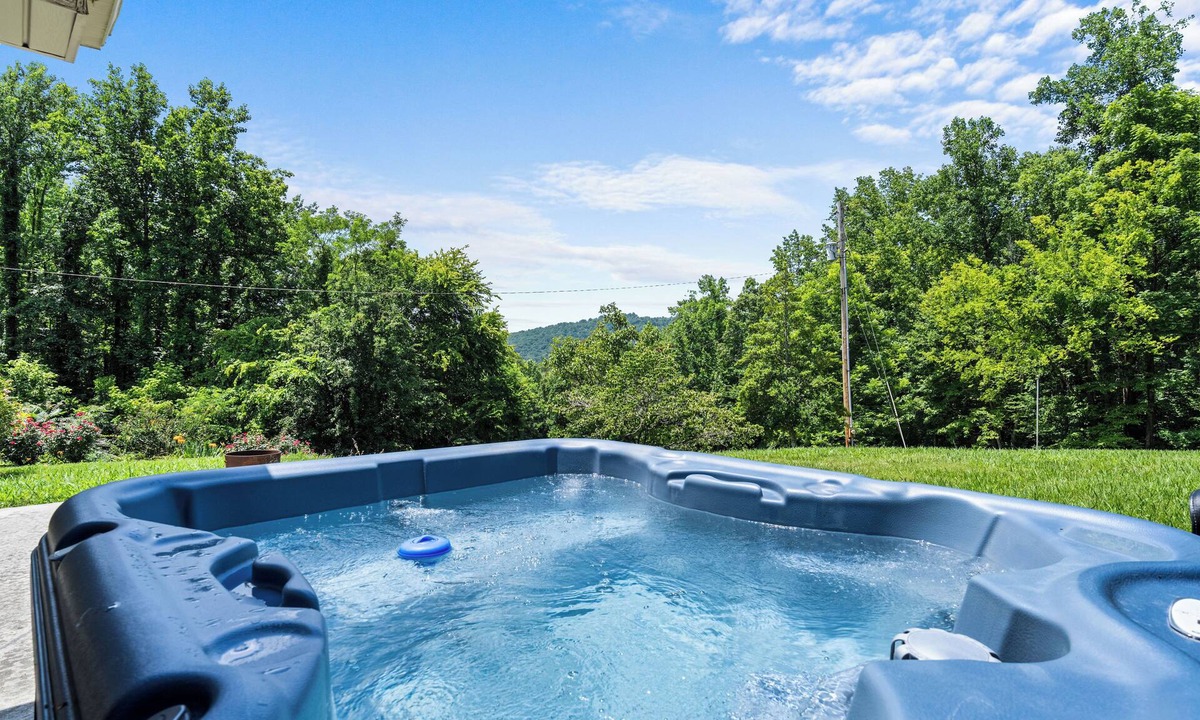 Newport Ski Chalet | Four Bedroom Mountain Retreat