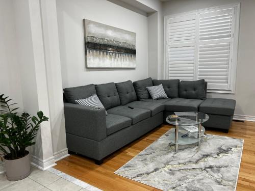 Milton House | Four Bedroom Spacious House with Parking in Milton, Ontario