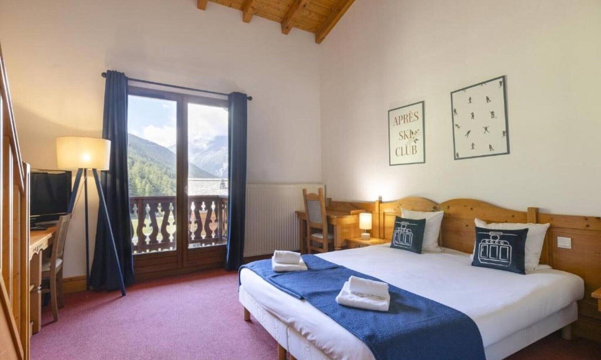 Val Cenis Apartment | Four-Guest Hub with Sauna & Pool