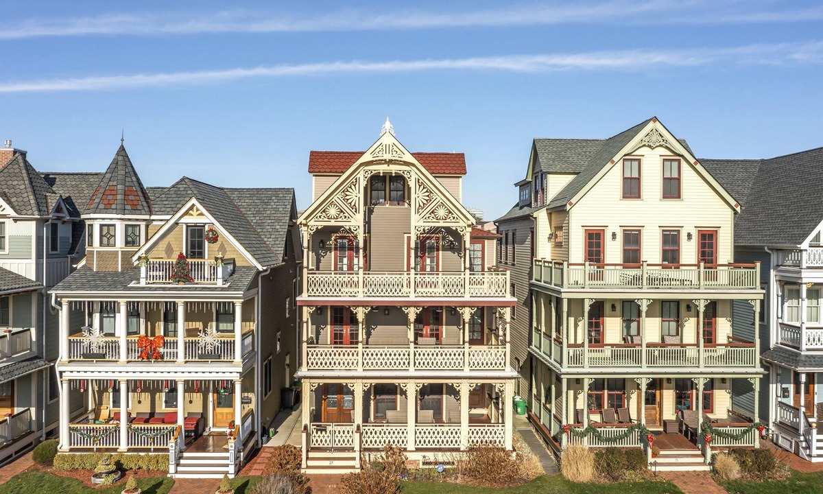 Ocean Grove House | Four Oceanview Balconies overlooking the beach!