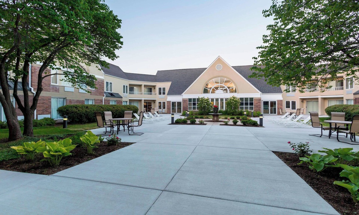 Buffalo Grove Hotel | Four Points by Sheraton Buffalo Grove