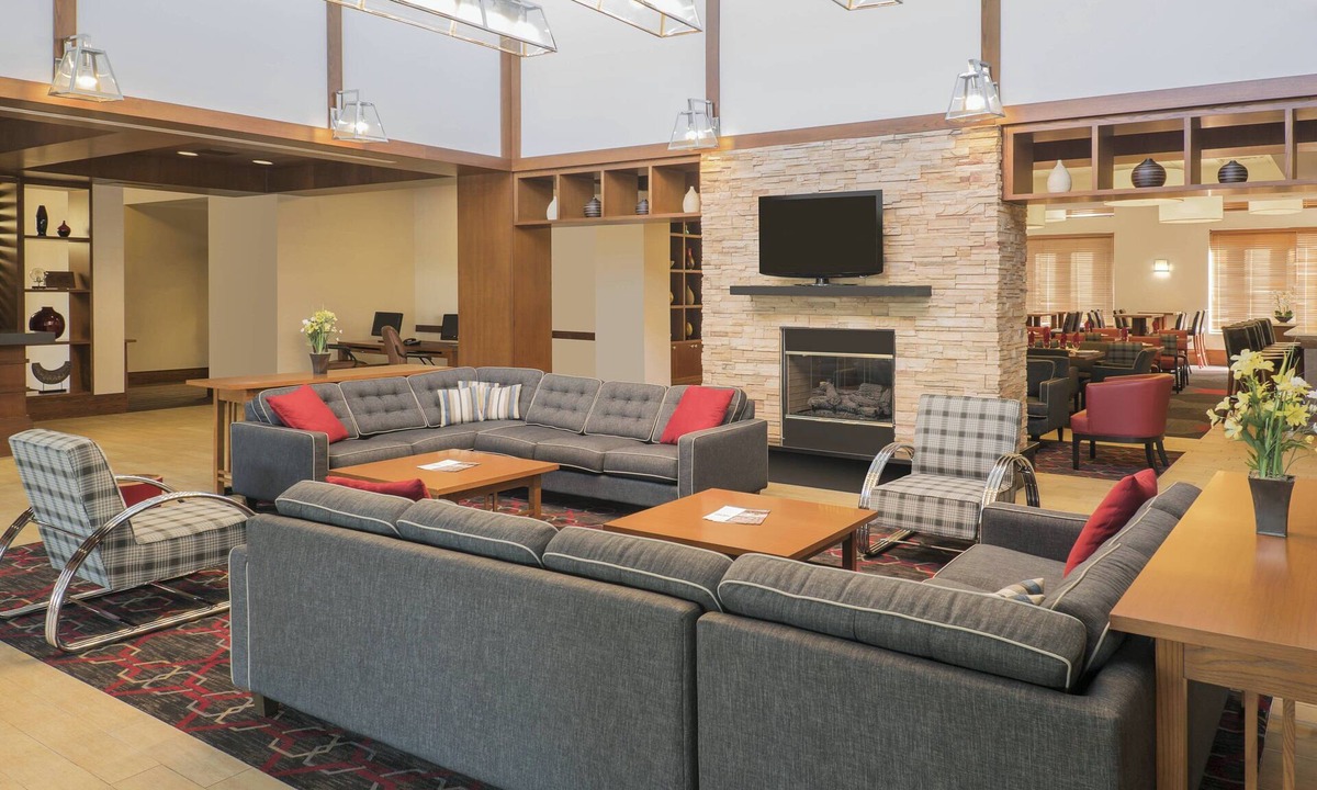 Cambridge Hotel | Four Points by Sheraton Cambridge Kitchener, Ontario