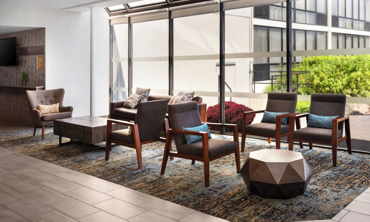 Northeast Philadelphia Hotel | Four Points by Sheraton Philadelphia Northeast