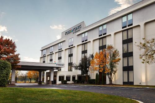 Westchester Hotel | Four Points by Sheraton Chicago Westchester/Oak Brook