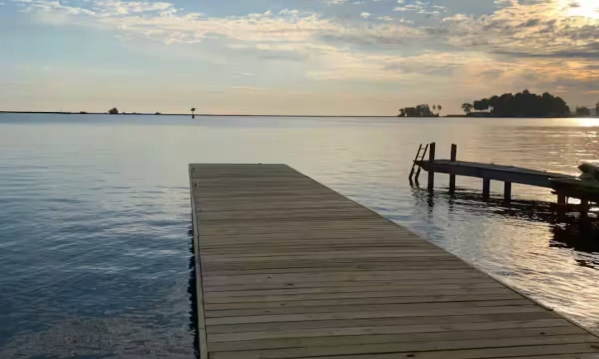 Sodus Point House | Four-Season Lakefront Cottage, Winter Views, Fire Pit & Family Friendly