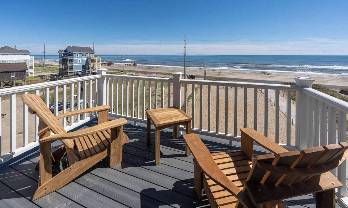 Hatteras House | Four Seasons 11 Bedroom Oceanfront and Soundfront Home in Hatteras