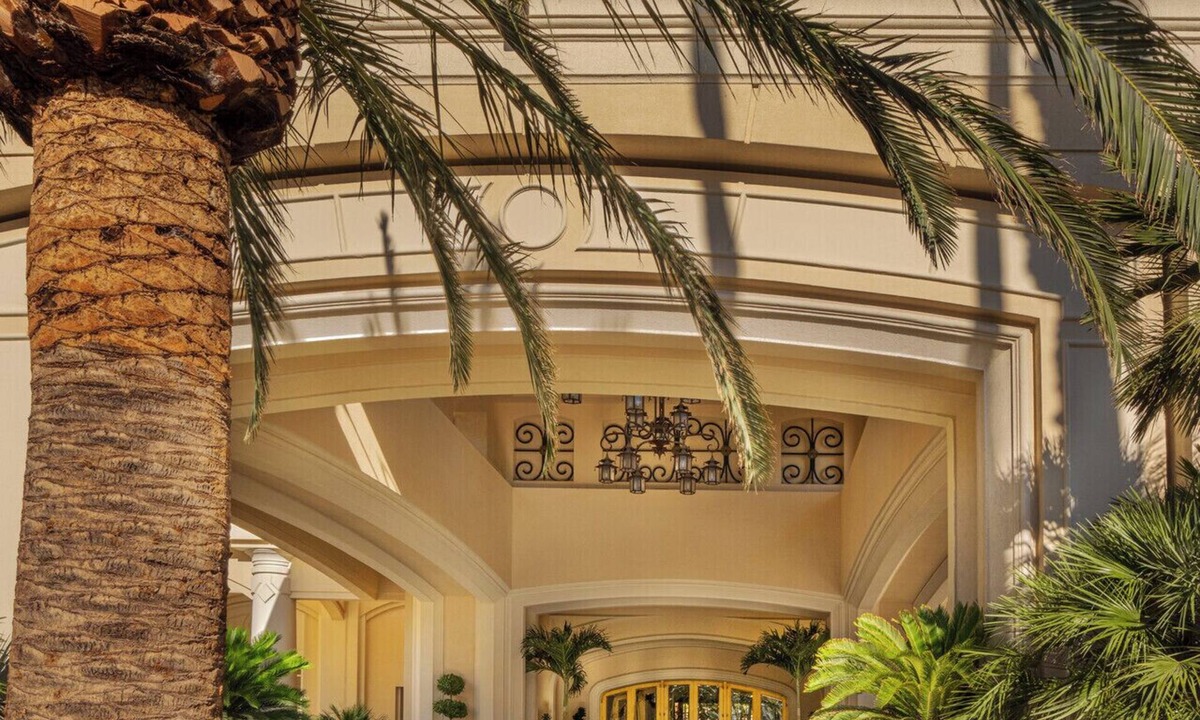 Las Vegas Strip Resort | Four Seasons Hotel Las Vegas