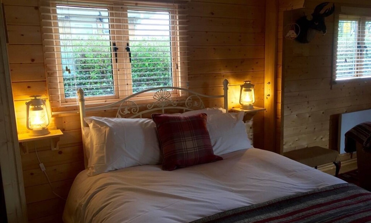 March Bed & Breakfast | Fourwinds Leisure