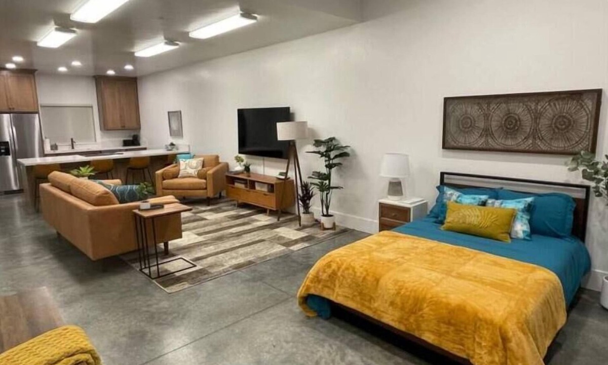 Chico House | Fox Cove 1