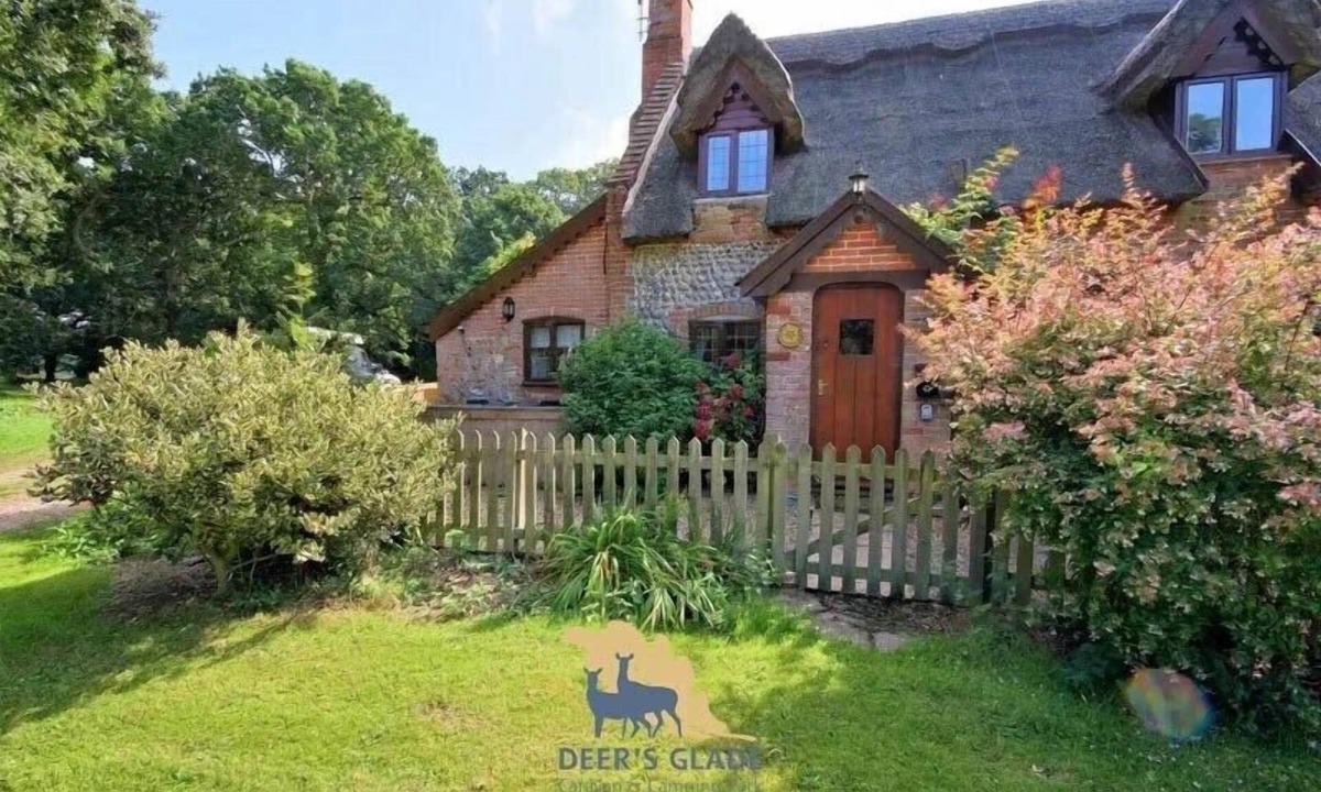 Aldborough Cottage | Fox (Deer's Glade Cottages)