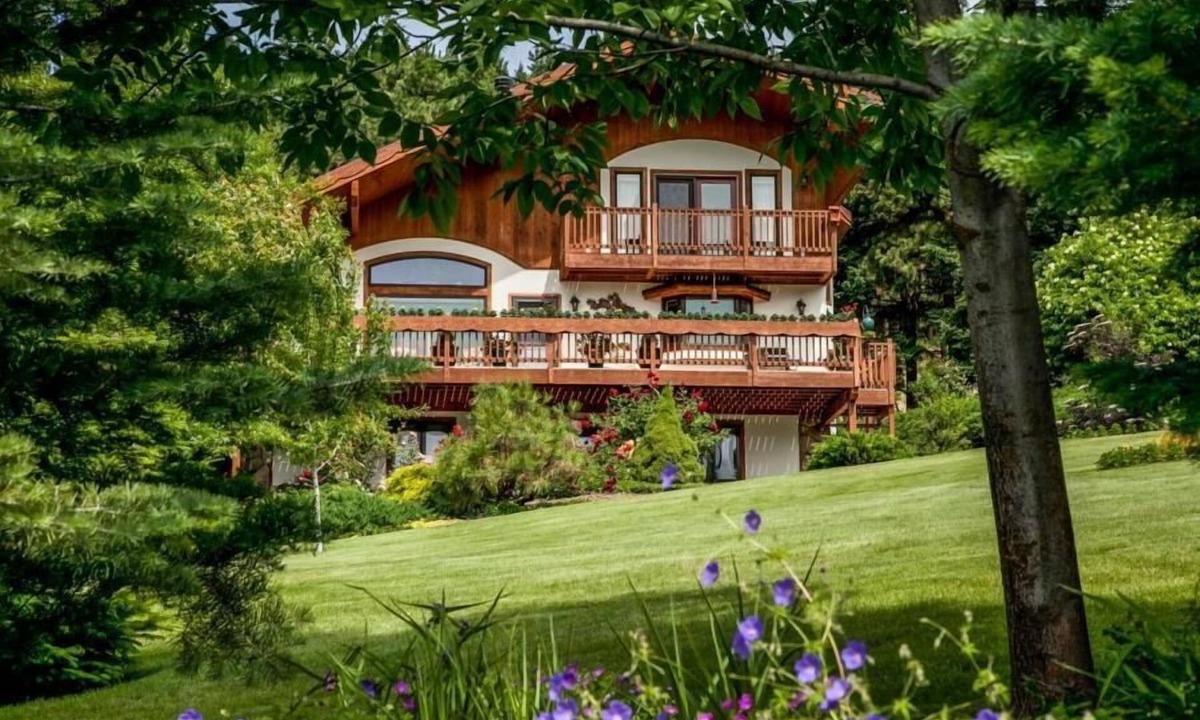 Leavenworth Bed & Breakfast | Fox Den Bed & Breakfast