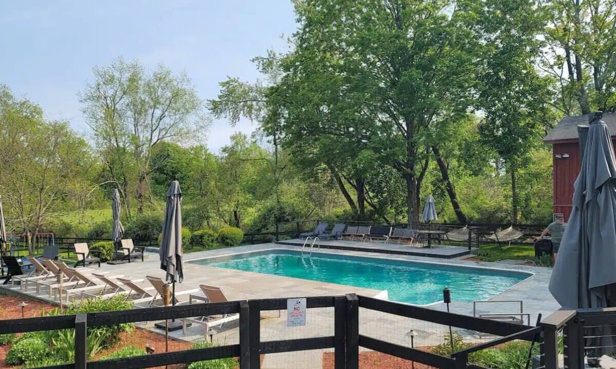 Hurley House | Fox Hill 16ppl Pickleball+Pool+HotTub+FirePit