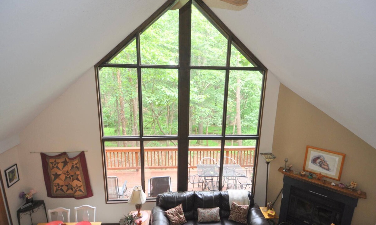 The Woods Cabin | Fox Hollow - Cozy Den With a Hot Tub