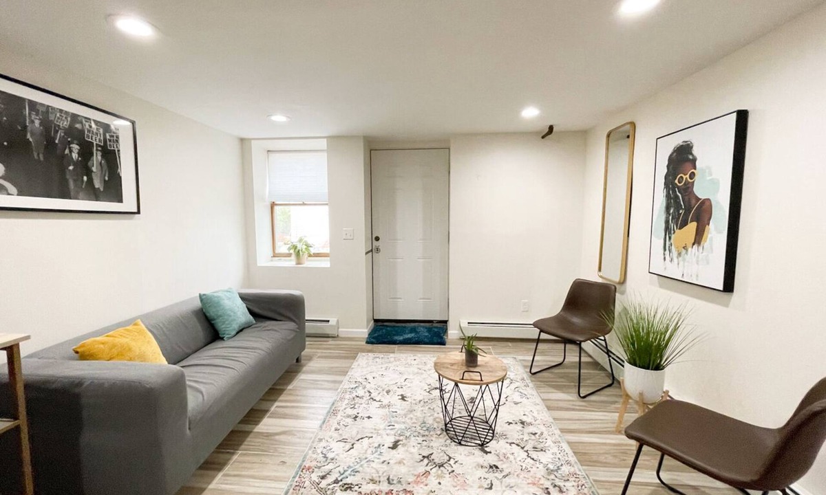 Fox Point Apartment | Fox Point Modern Apartment