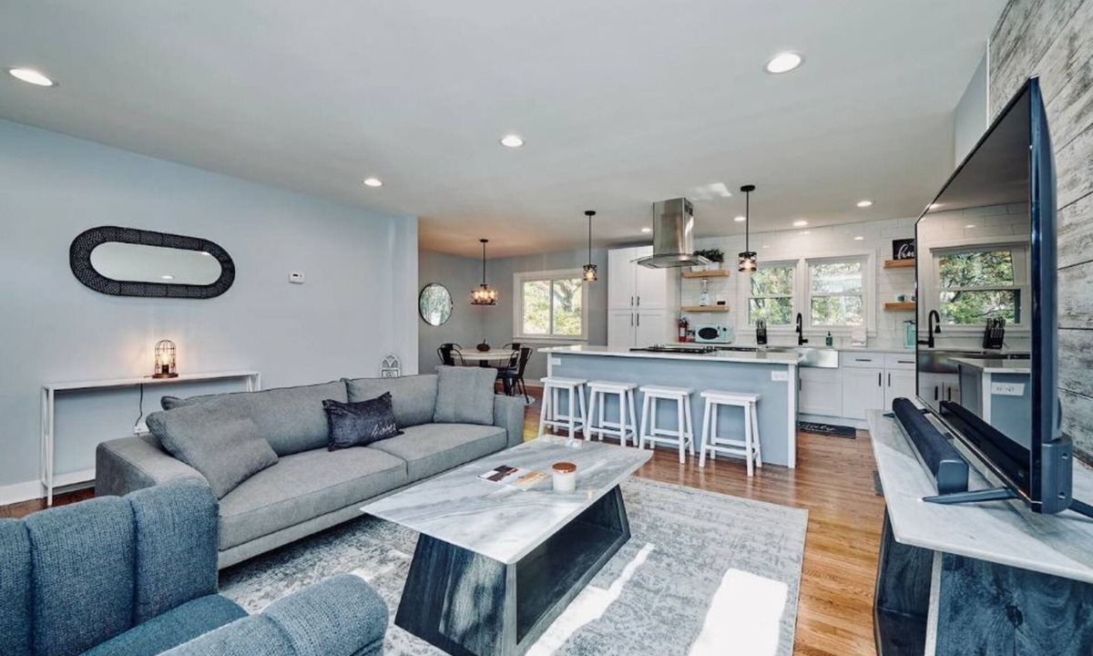 St. Charles House | Fox Valley Farmhouse Overlooking The Fox River!