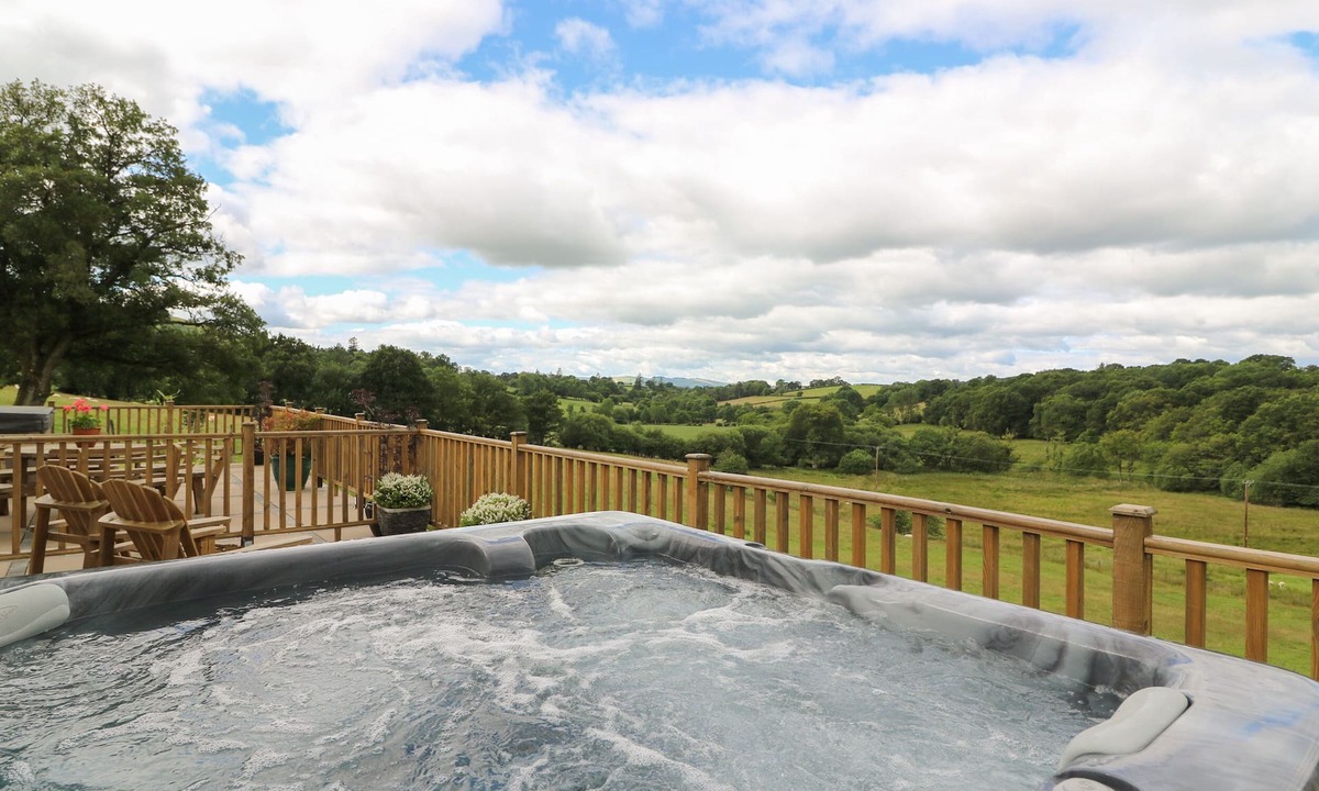 Disserth and Trecoed Cottage | Foxes Meadow