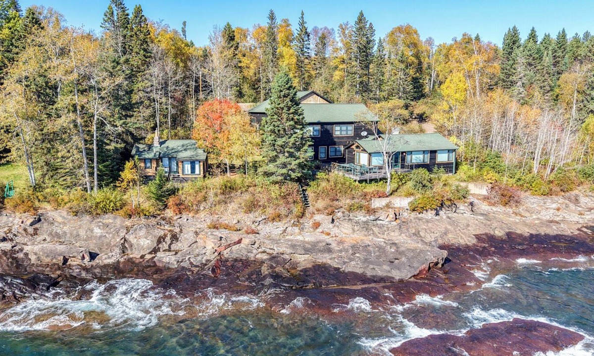 Lutsen House | Foxfire and Fox Cove - Cascade Beach Road - Lake Superior - Lutsen, MN