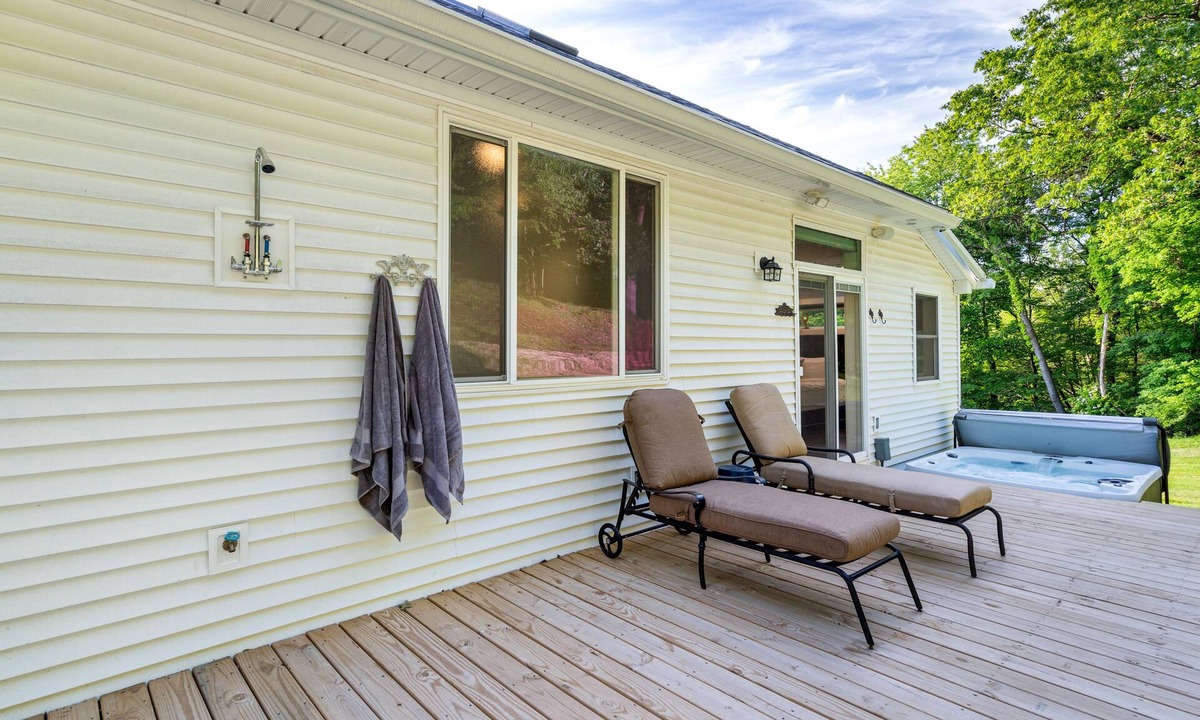 Smithsburg Other | Foxfire - Secluded Zen Retreat with Spa & Views