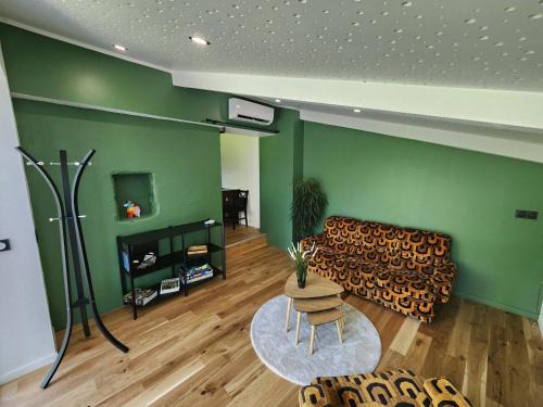 Beaujeu-Saint-Vallier-Pierrejux-et-Quitteur Apartment | La Couleuvre