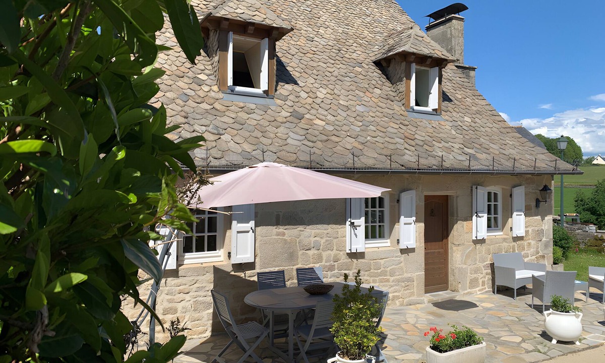Camps-Saint-Mathurin-Leobazel House | Rural Gite La Madeleine with Private Terrace