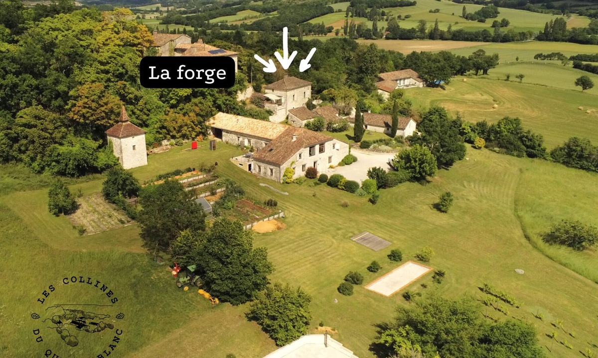 Sainte-Alauzie House | "La Forge" typical Quercy house with view of the hills