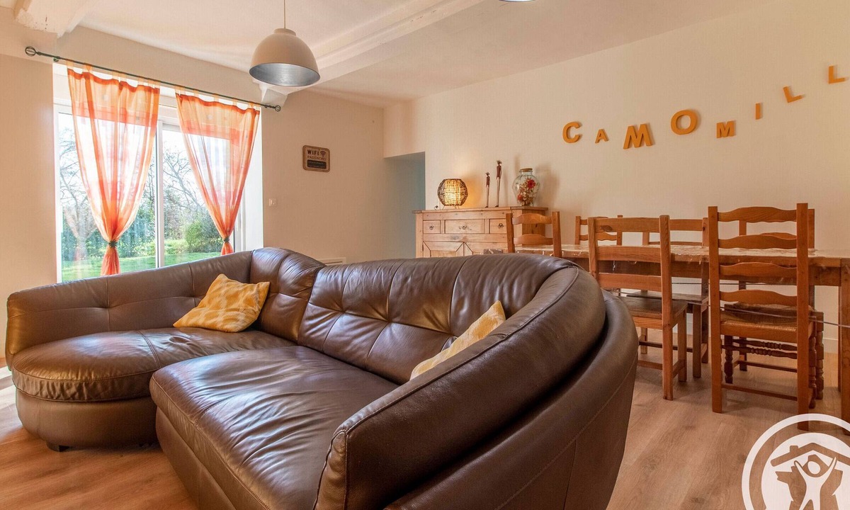 Saint-Georges-des-Gardes Cottage | Camomille cottage in the countryside, near Puy du Fou