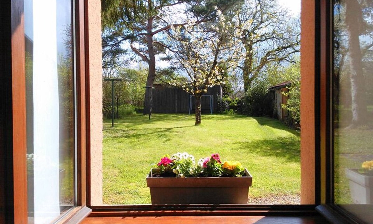 Rosnay Cottage | Charming Cottage in Heart of La Brenne - 3BR, Fishing Pond, Wi-Fi, Pet-Friendly, All-Inclusive Rates