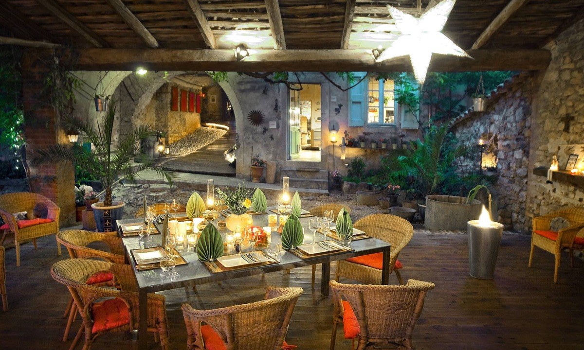 Durfort-et-Saint-Martin-de-Sossenac Bed & Breakfast | La Vieille Maison - Chambre et Halte Gourmande