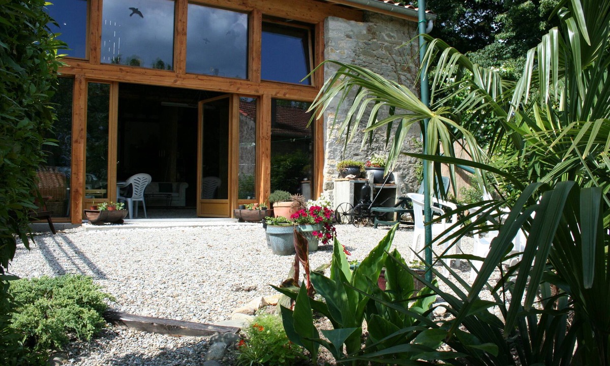 Escueillens-et-Saint-Just-de-Belengard House | Les Gîtes Jumeaux with peaceful gardens & cosy barn in rural village