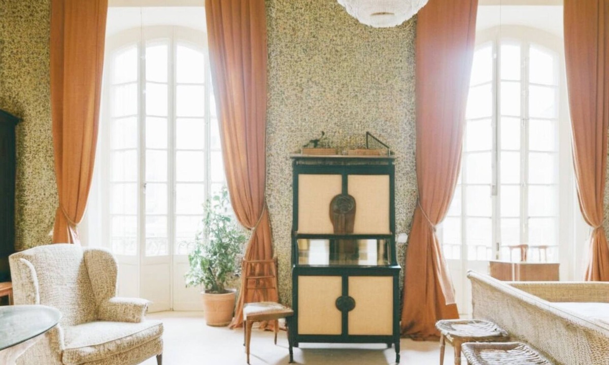 Saint-Philbert-de-Grand-Lieu Villa | French Chateau