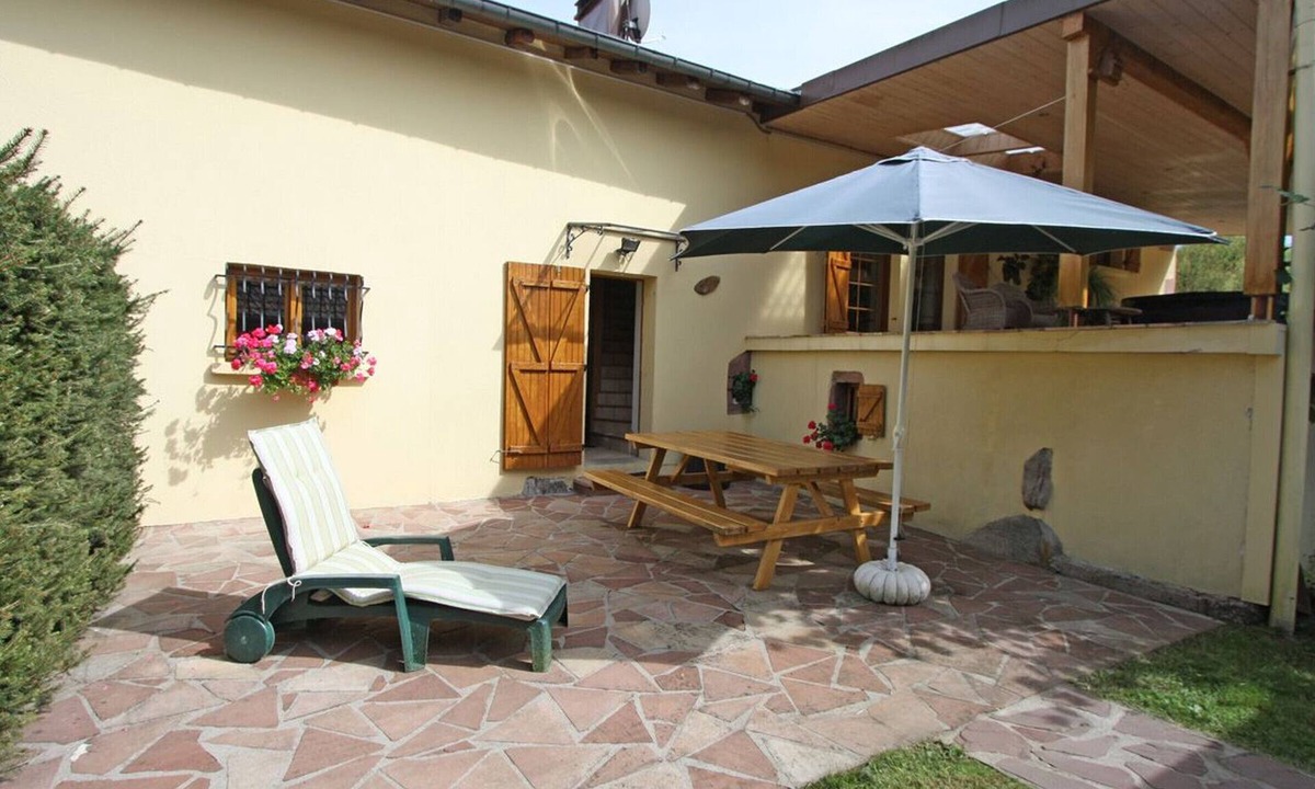 Granges-Aumontzey Cottage | Charming Apartment with Private Terraces, Pool Table & Wifi in Granges-Aumontzey