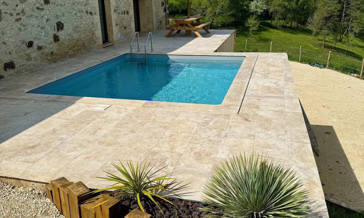 Rouffignac-Saint-Cernin-de-Reilhac House | Charming gîte with swimming pool