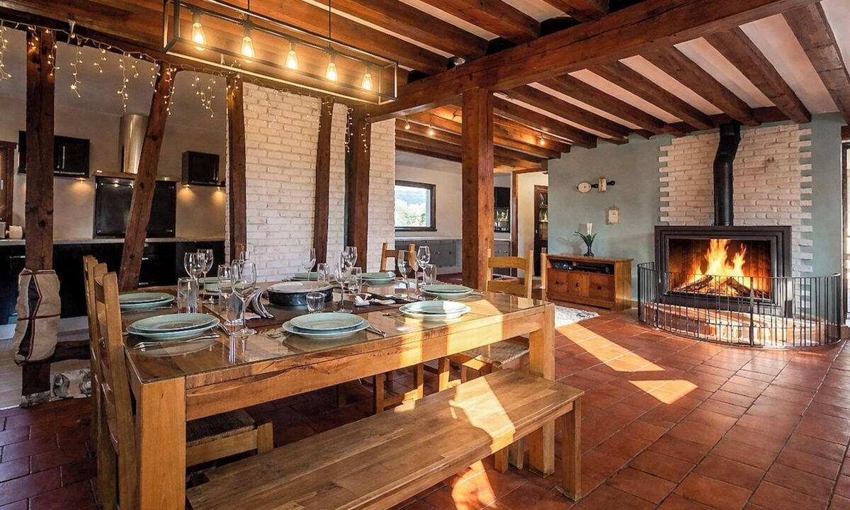 Saint-Evroult-Notre-Dame-du-Bois House | Maison 4ch avec cheminée, billard et jardin