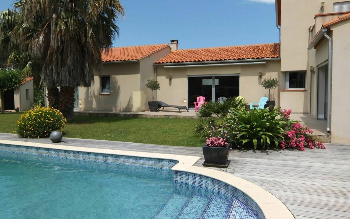 Saint-Genis Villa | 110 m² Villa ∙ 4 bedrooms ∙ 8 guests