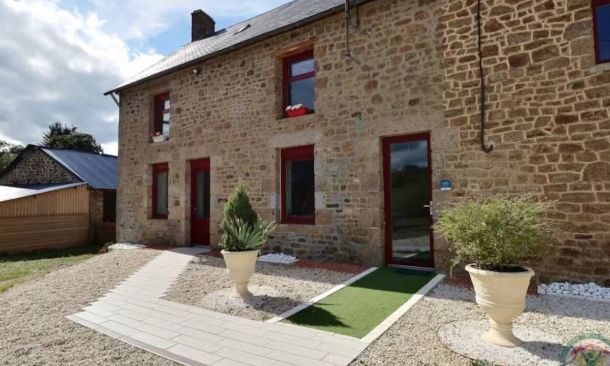 Saint-Georges-de-Reintembault House | Country cottage La Vieille Mazure